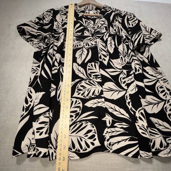 Dana Buchman Womens Short Sleeve Button Top XL Black Beige Leaf Pattern Flowy - Picture 6 of 7